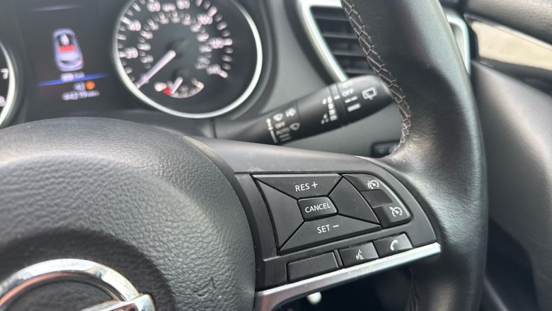 Nissan Qashqai 1.3 DiG-T Acenta Premium 5dr Petrol Hatchback